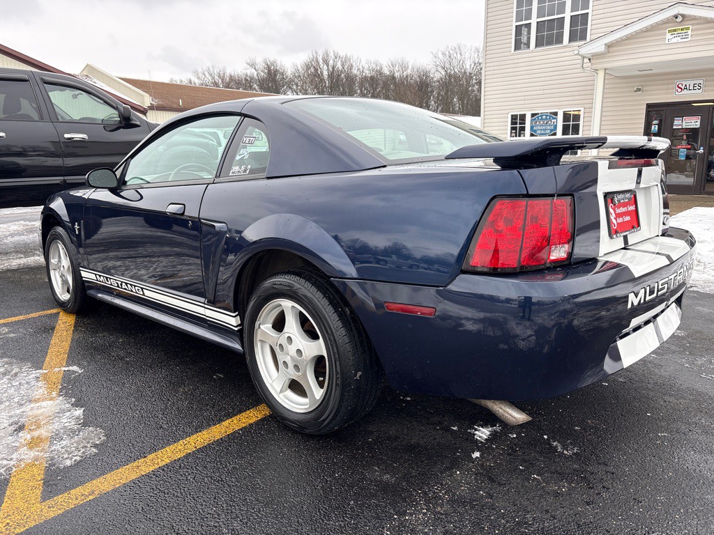 2002 Ford Mustang Image 8