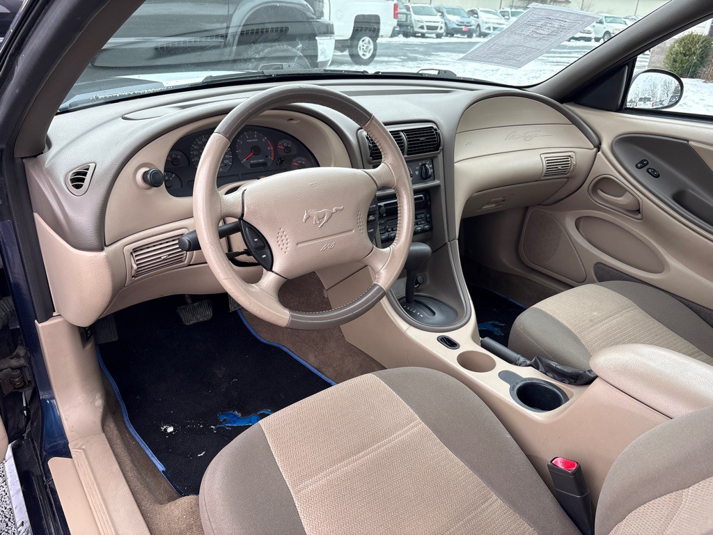 2002 Ford Mustang Image 12