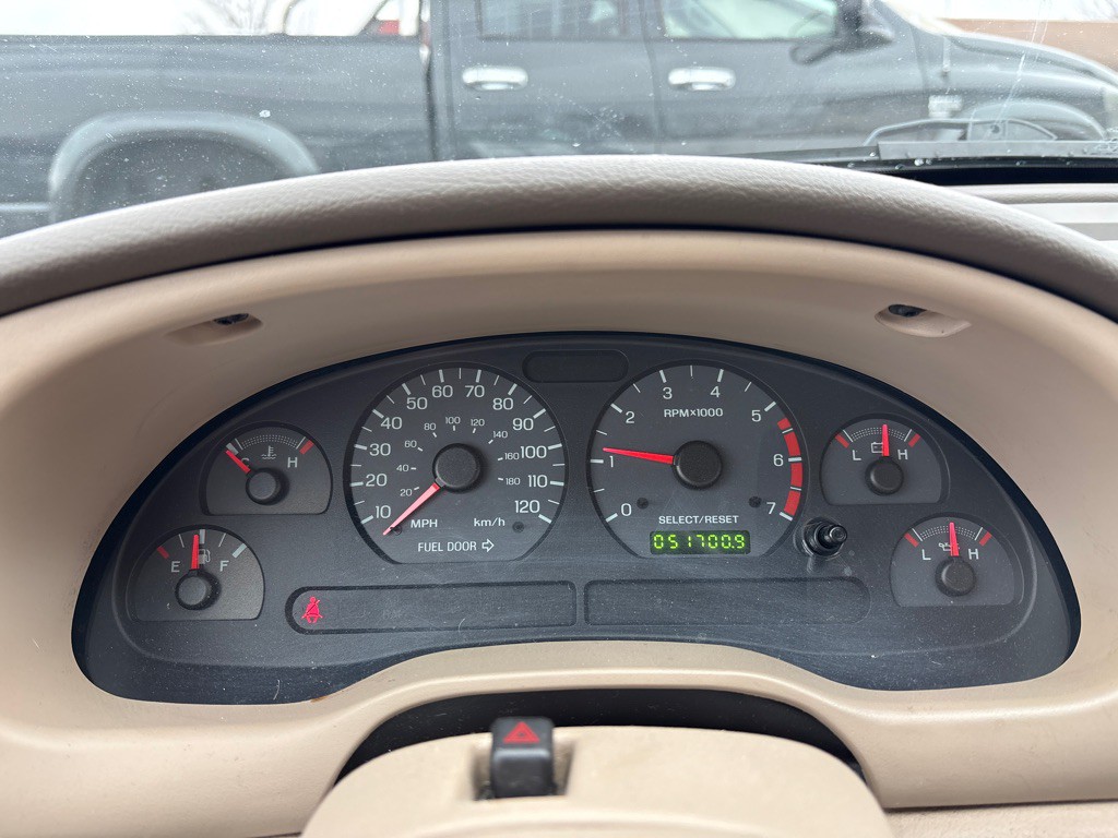 2002 Ford Mustang Image 13