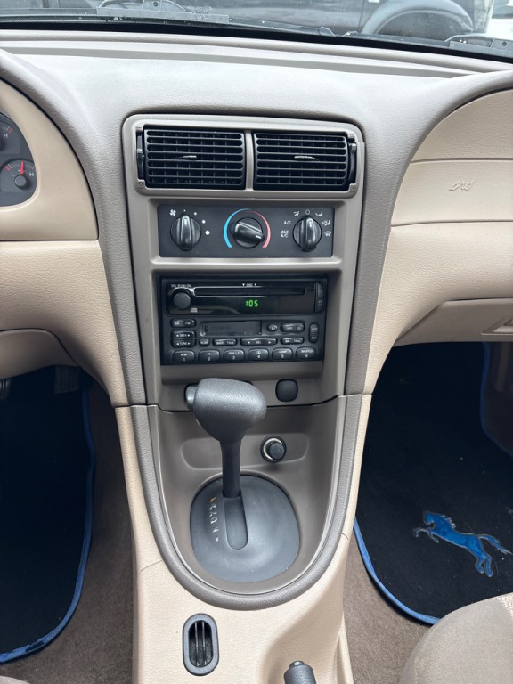 2002 Ford Mustang Image 14