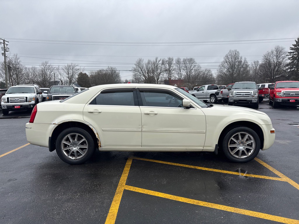 2007 Chrysler 300 Image 5