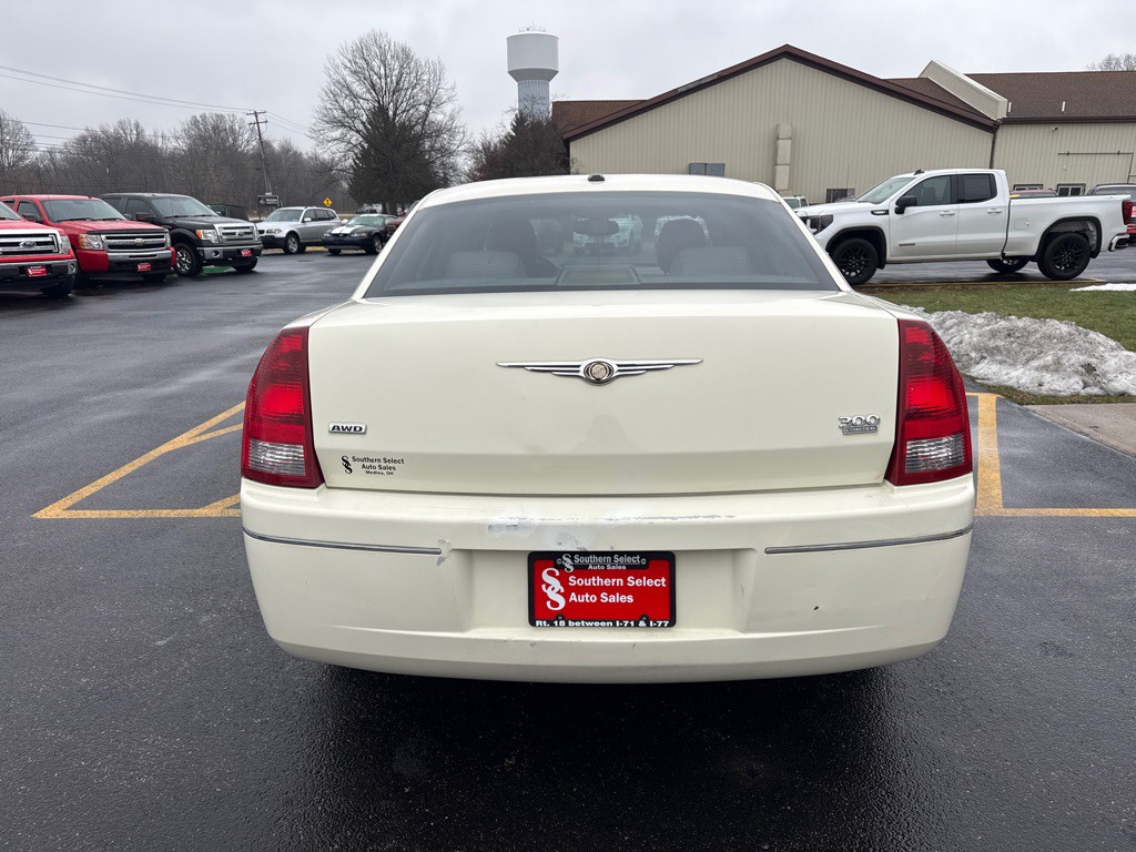 2007 Chrysler 300 Image 7