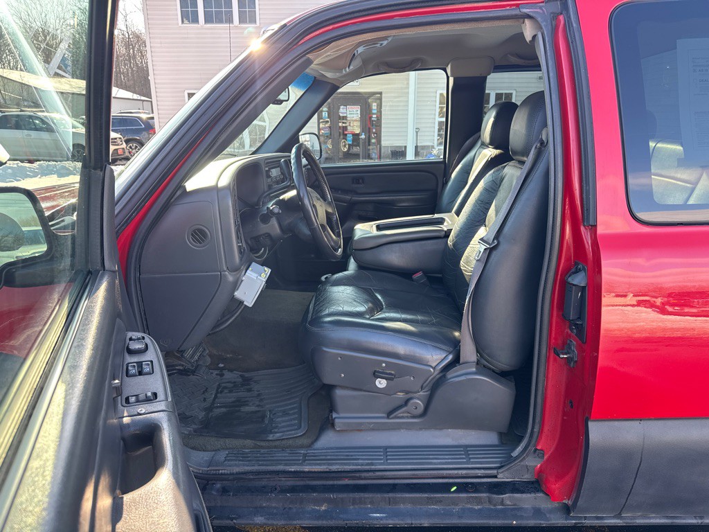 2003 GMC Sierra Image 9