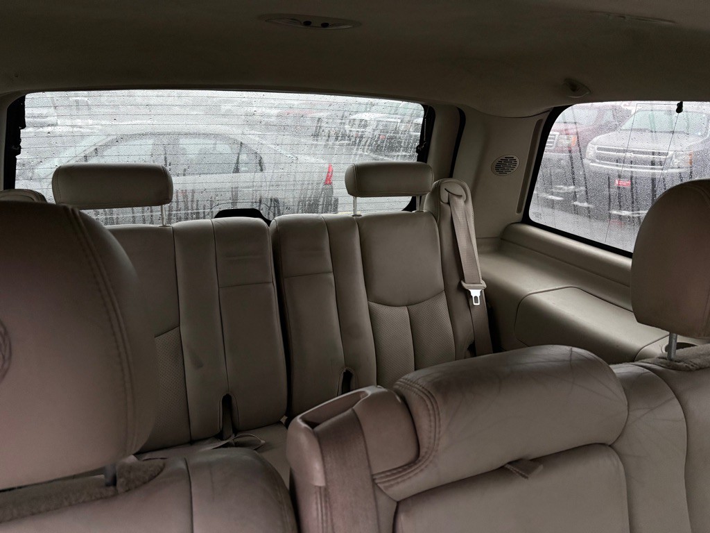 2005 Cadillac Escalade Image 14