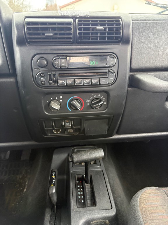 2003 Jeep Wrangler Image 14