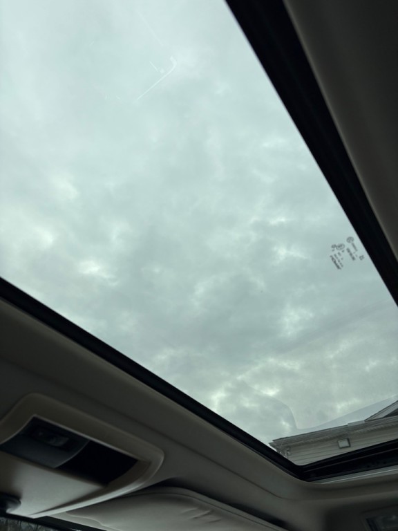 2006 Jeep Commander Image 16