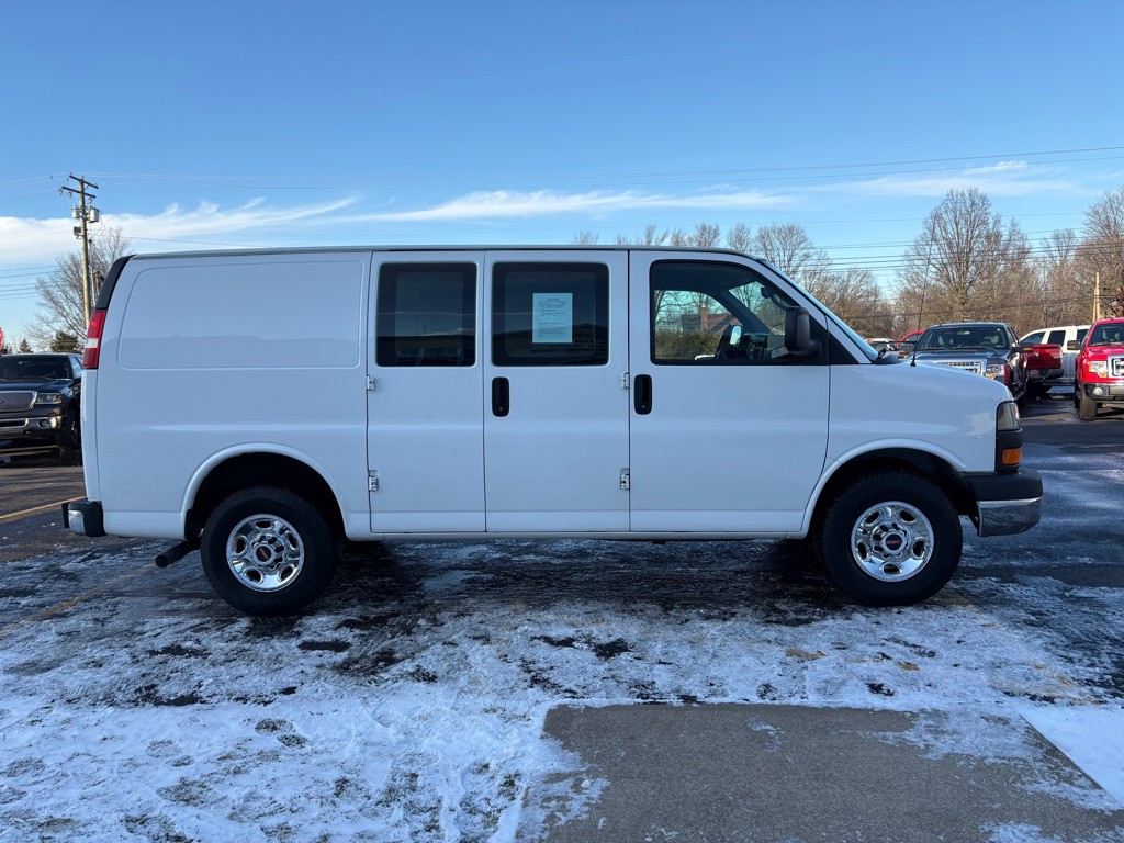 2015 GMC Savana Image 5