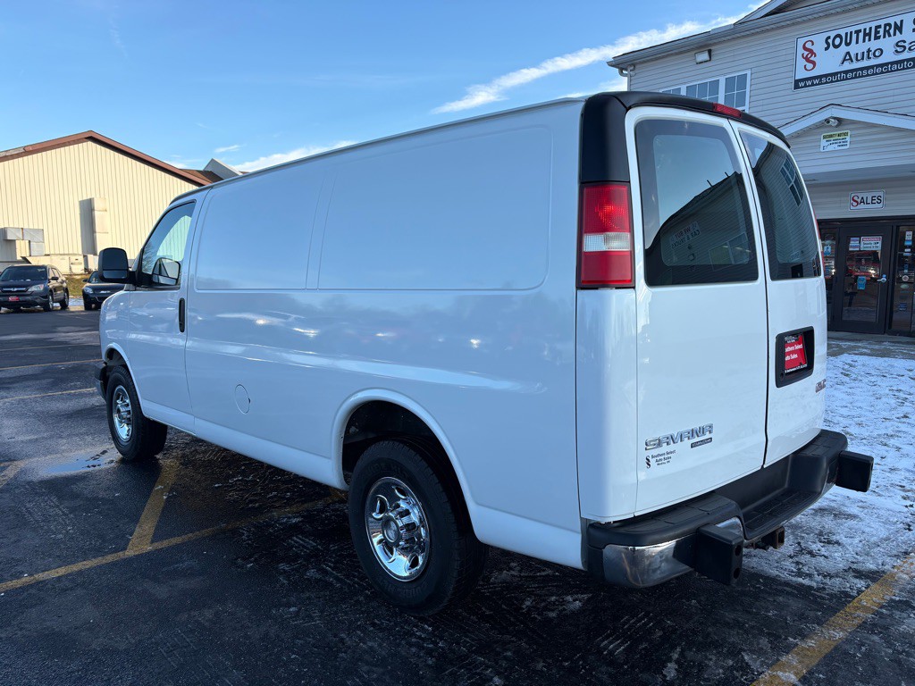 2015 GMC Savana Image 8