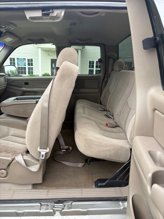 2003 Chevrolet Silverado 1500 Image 10