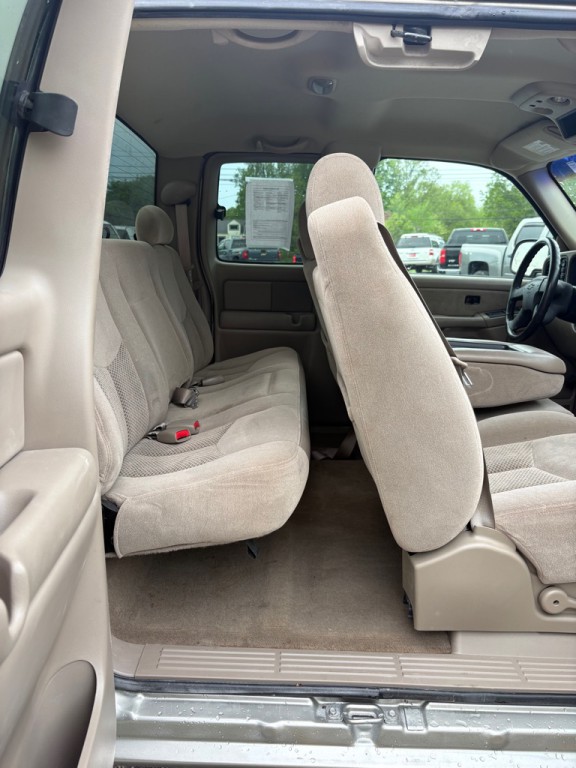 2003 Chevrolet Silverado 1500 Image 12