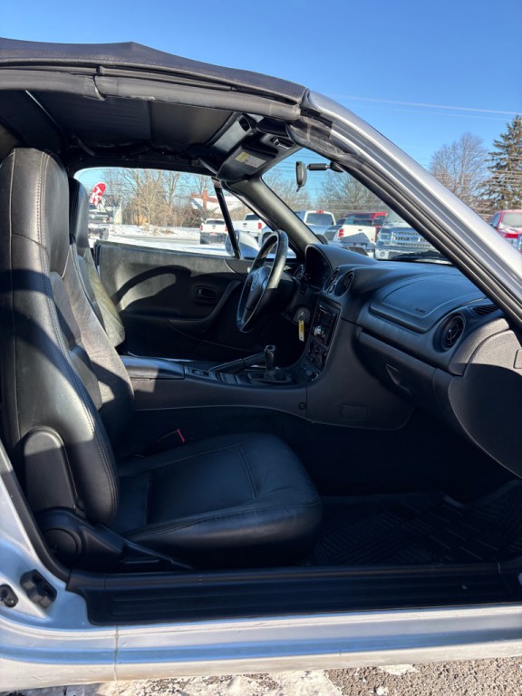 1999 Mazda MX-5 Miata Image 10