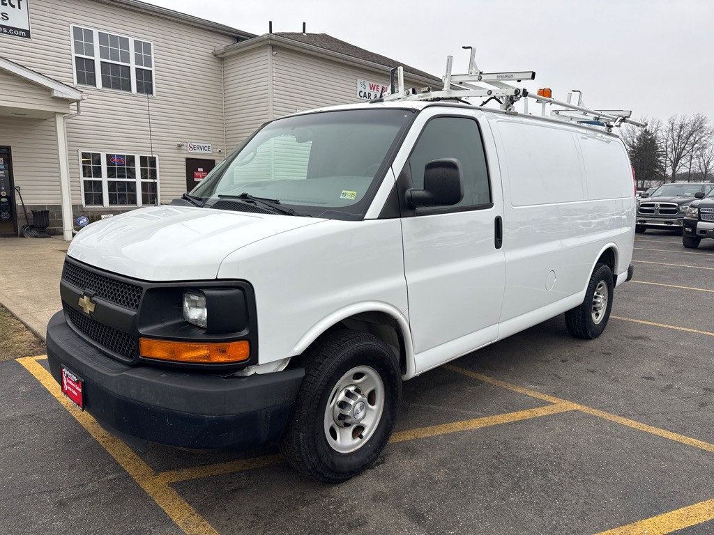 2015 Chevrolet Express Image 2