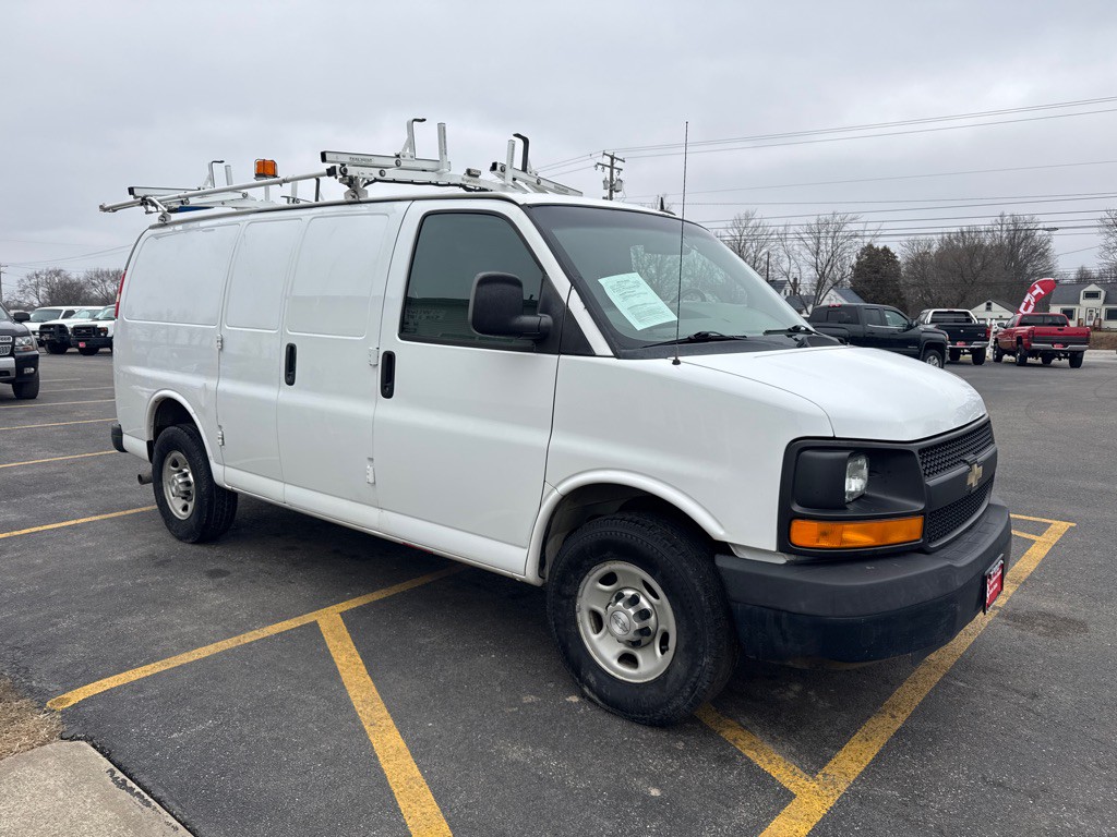 2015 Chevrolet Express Image 4