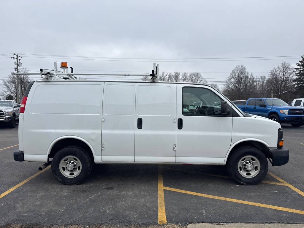 2015 Chevrolet Express Image 5