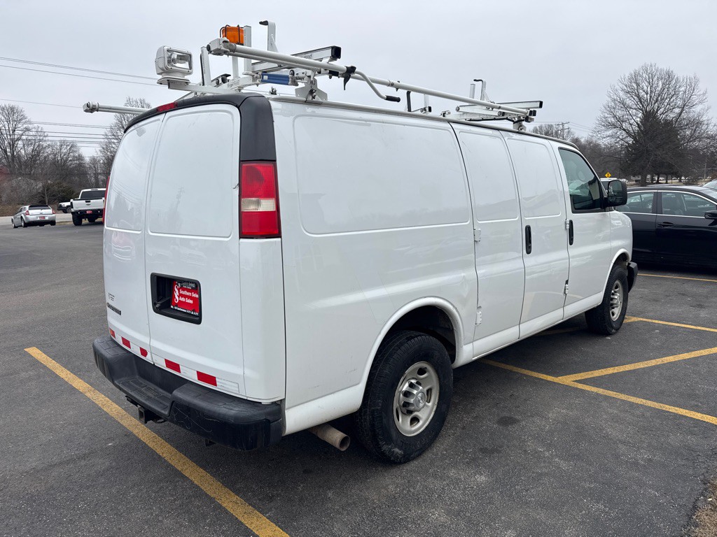2015 Chevrolet Express Image 6