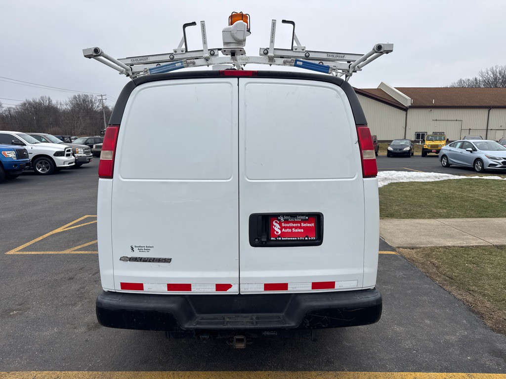 2015 Chevrolet Express Image 7