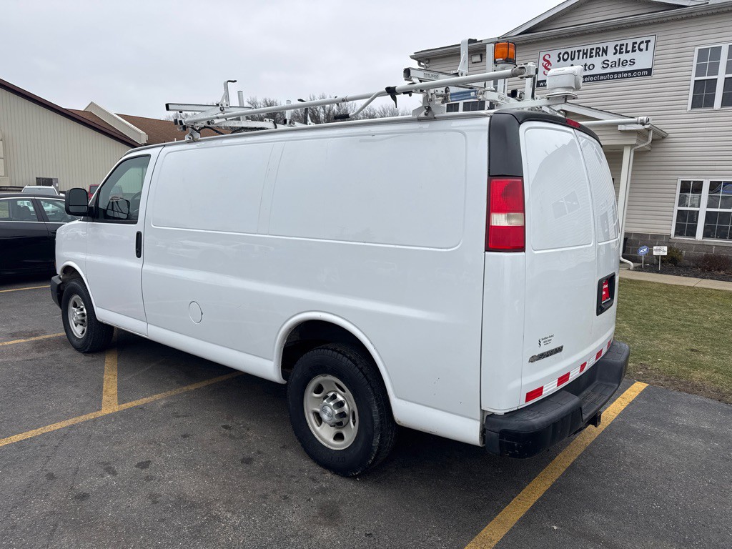 2015 Chevrolet Express Image 8