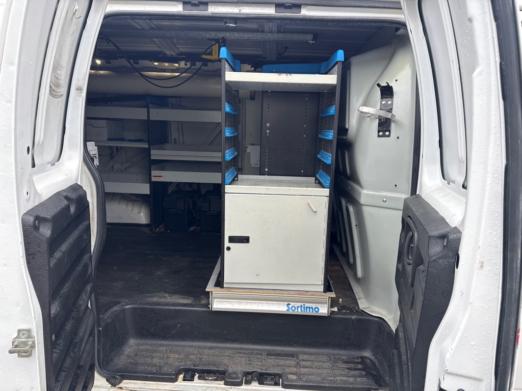 2015 Chevrolet Express Image 11