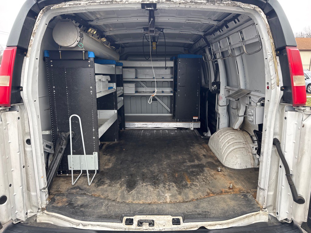 2015 Chevrolet Express Image 13