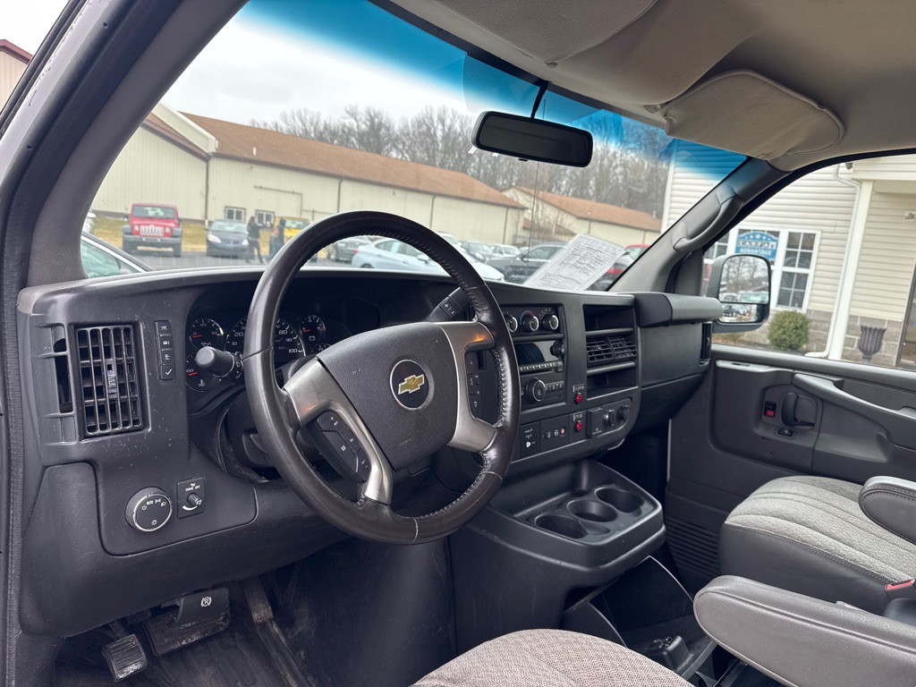 2015 Chevrolet Express Image 14
