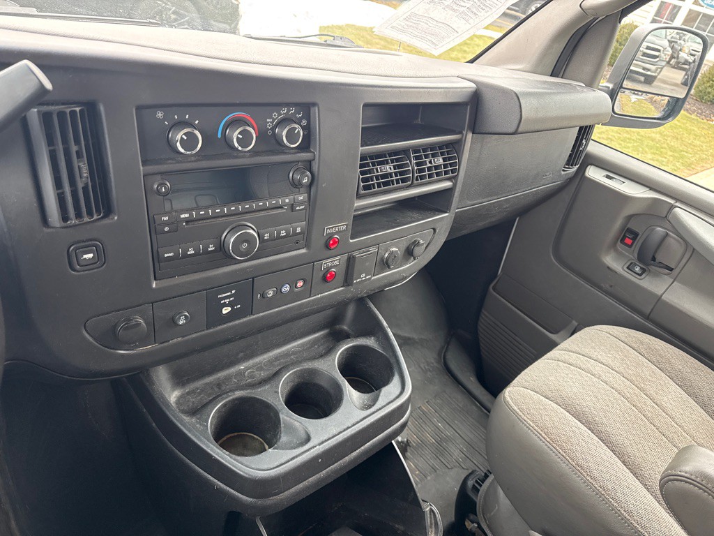 2015 Chevrolet Express Image 15