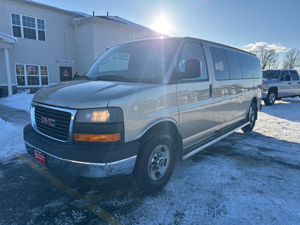 2008 GMC Savana Image 2