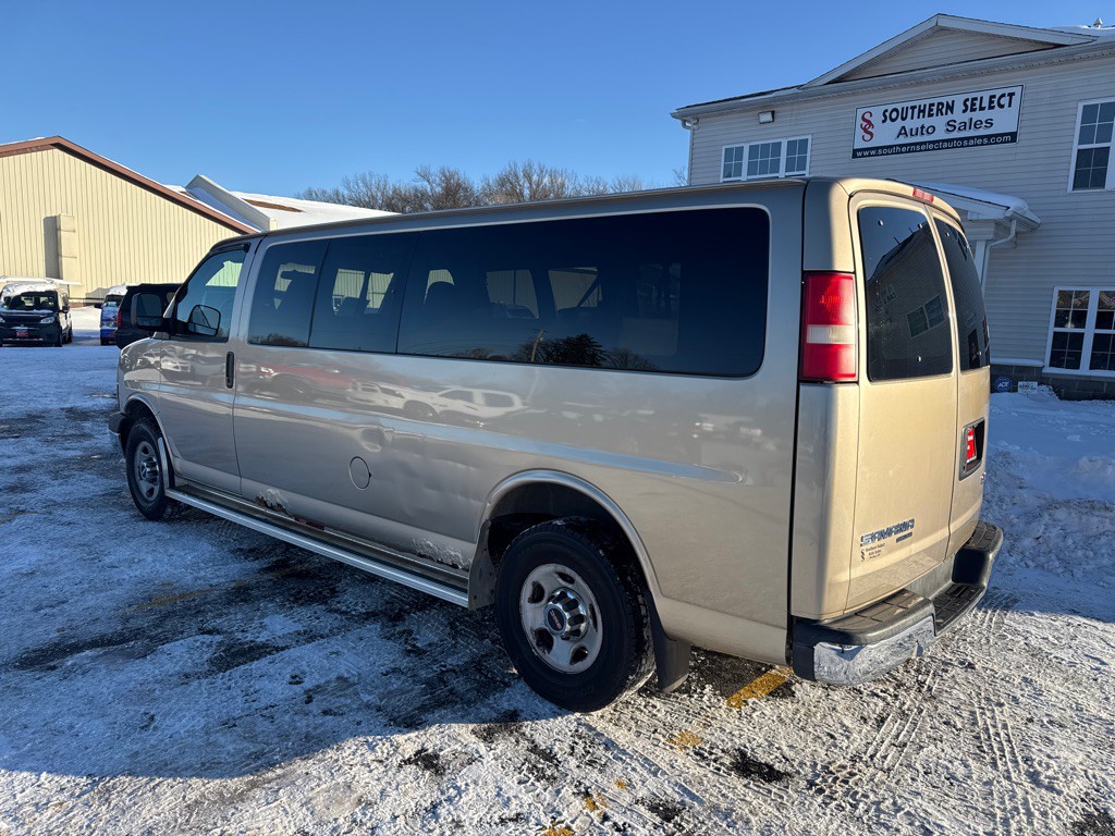 2008 GMC Savana Image 8