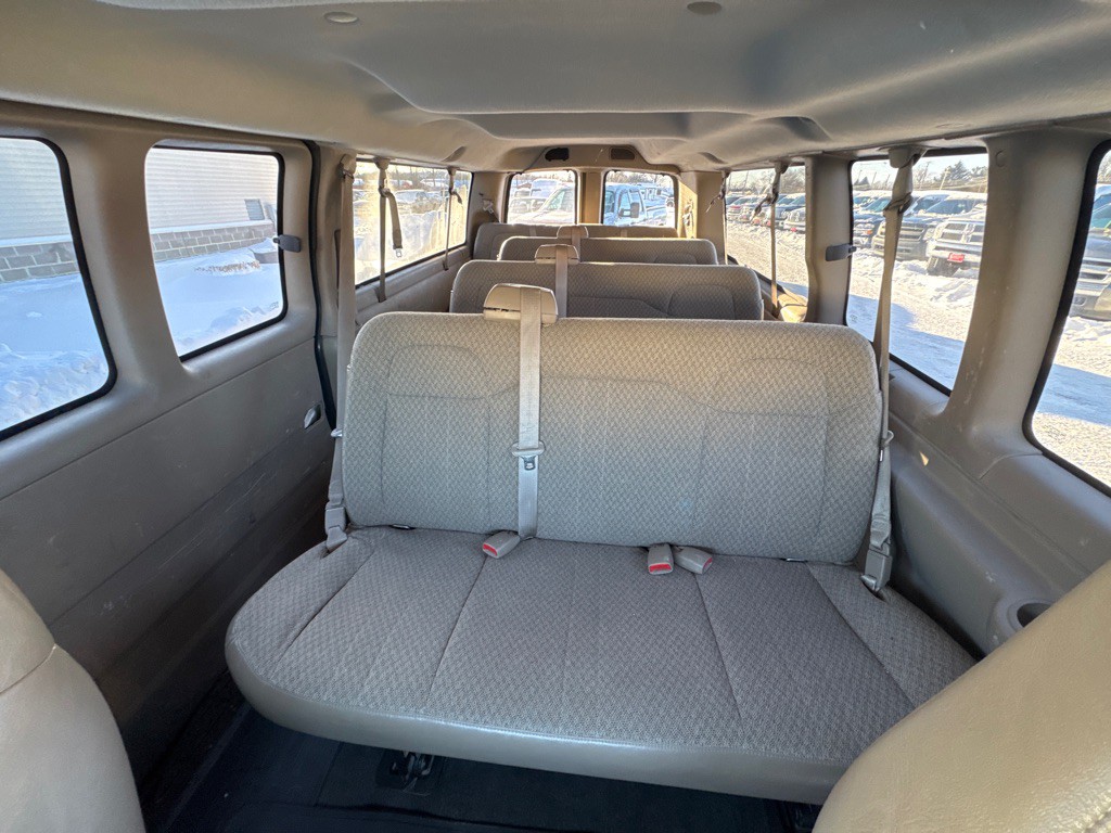 2008 GMC Savana Image 15