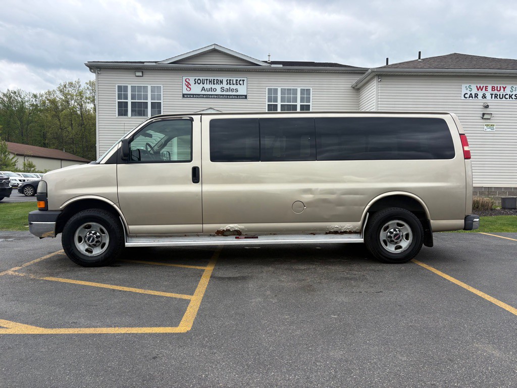 2008 GMC Savana Image 1