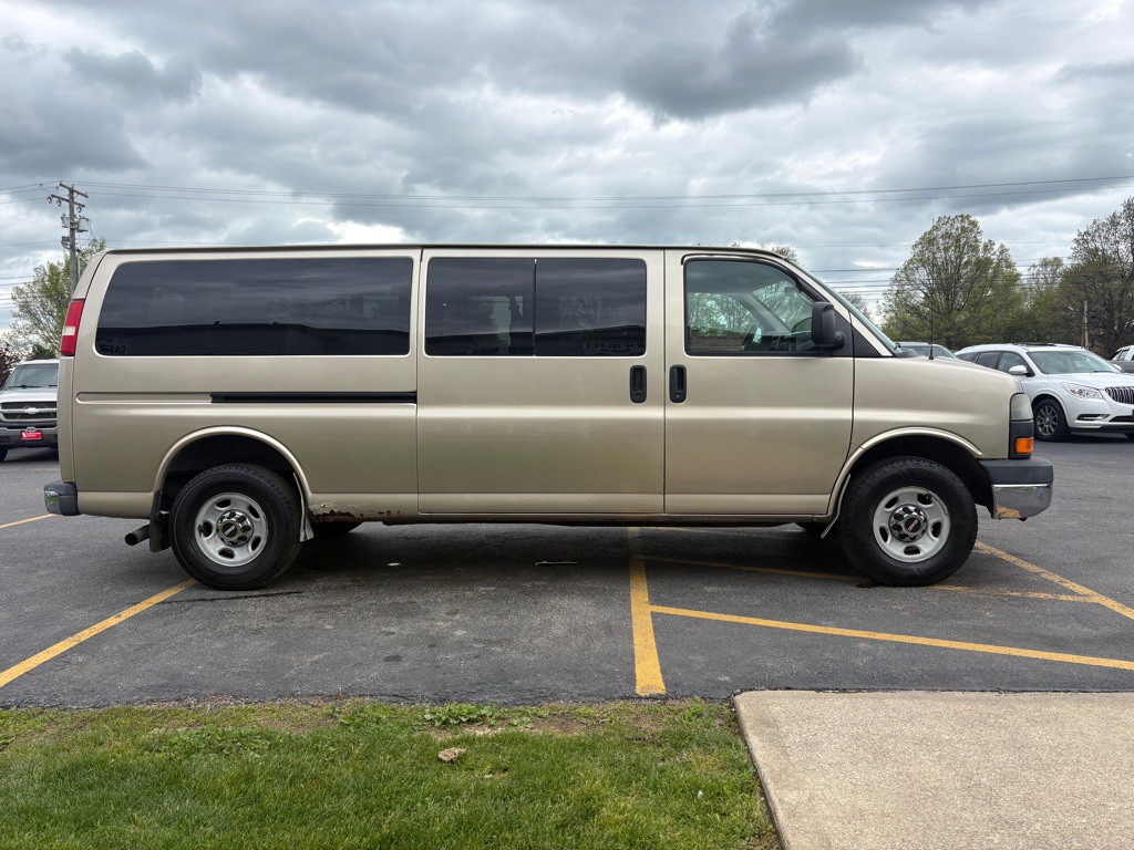 2008 GMC Savana Image 5