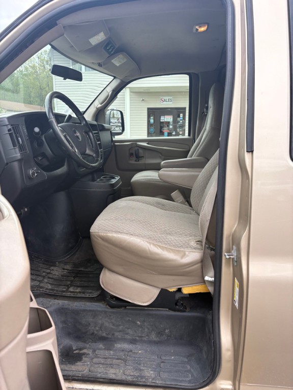 2008 GMC Savana Image 9