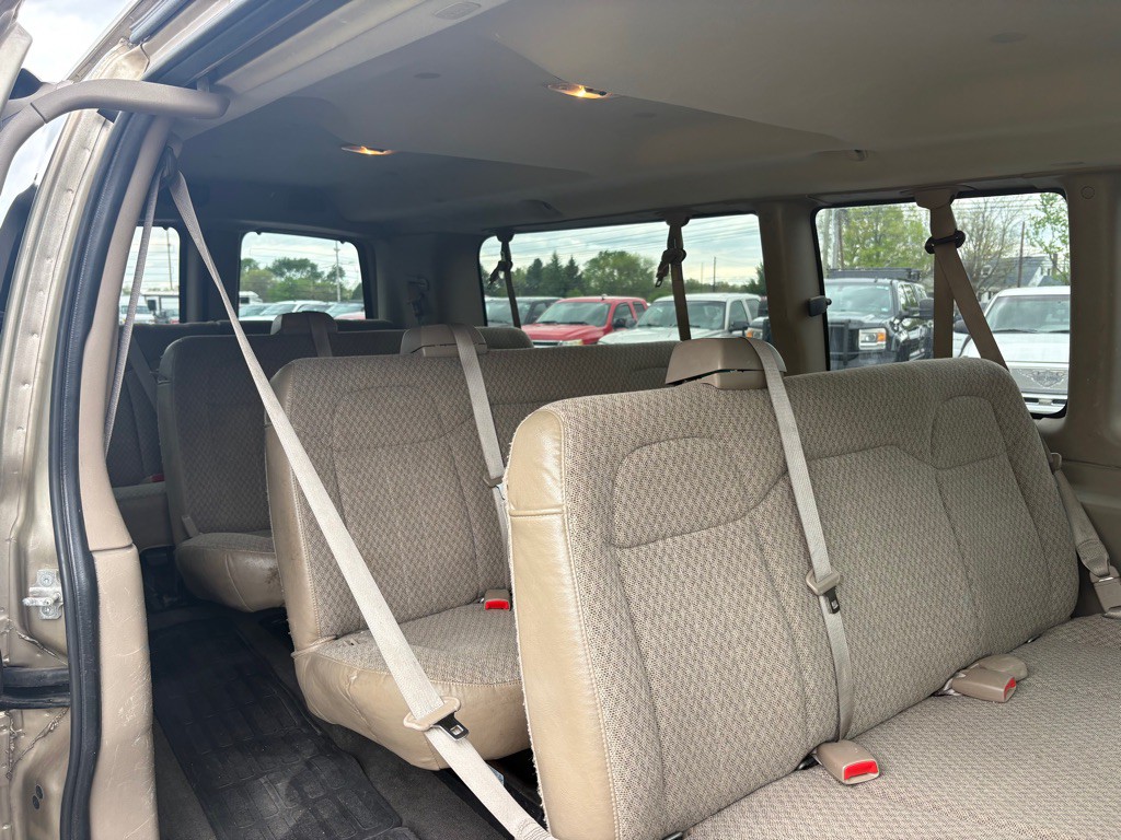 2008 GMC Savana Image 12