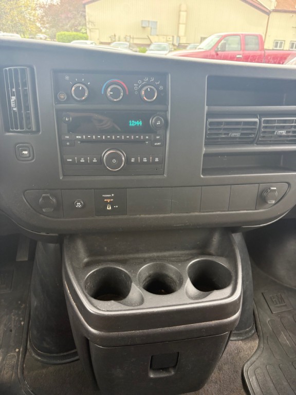 2008 GMC Savana Image 16