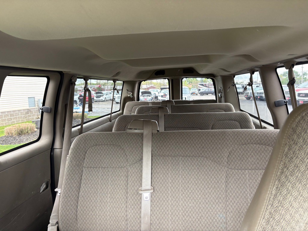 2008 GMC Savana Image 17