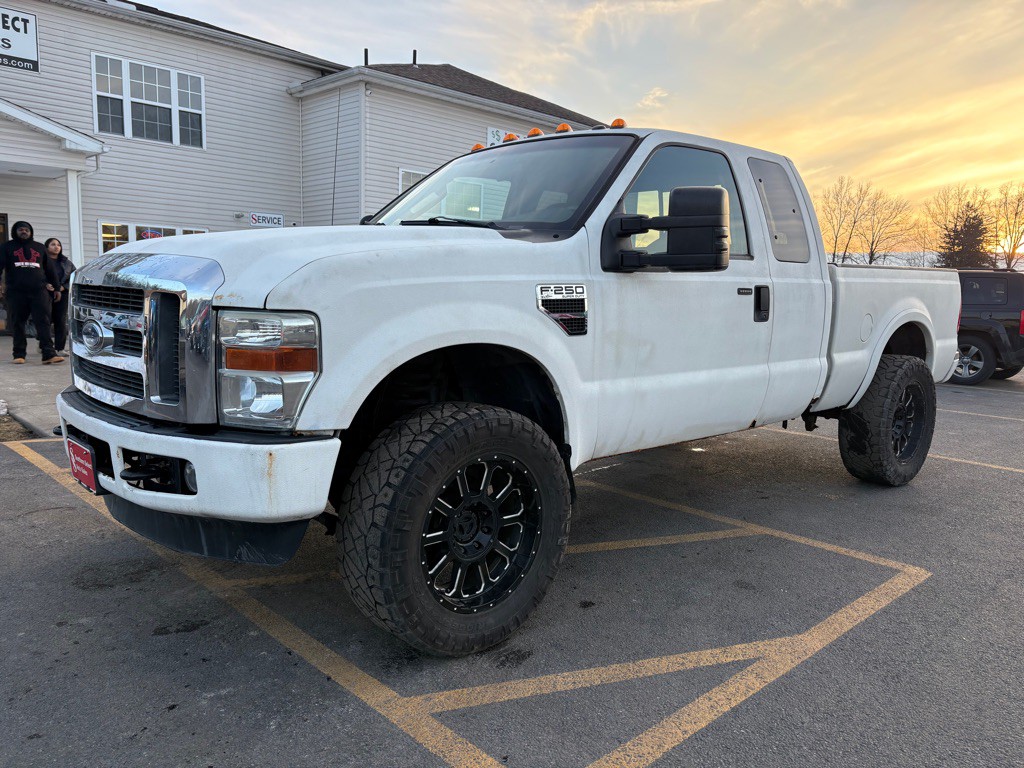 2010 Ford F-250 Image 2