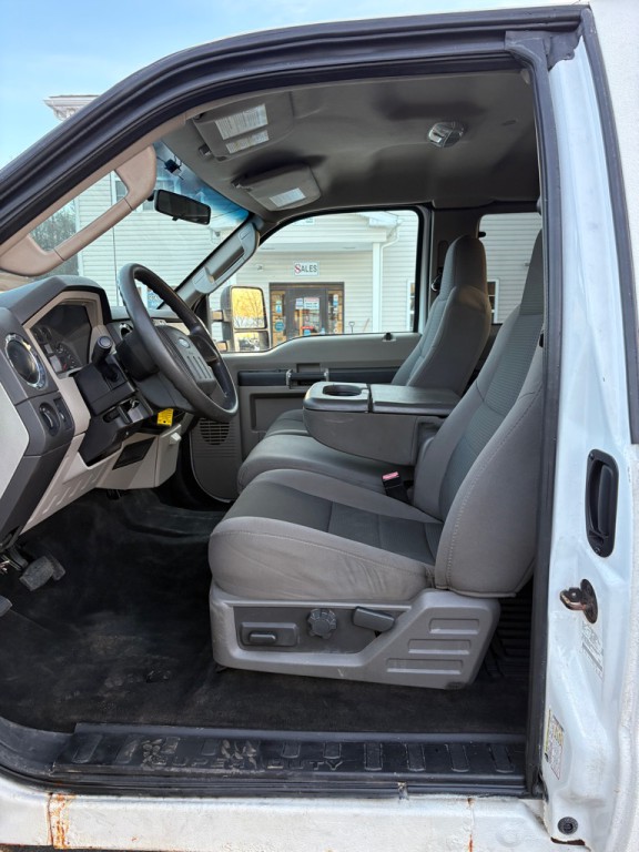 2010 Ford F-250 Image 9