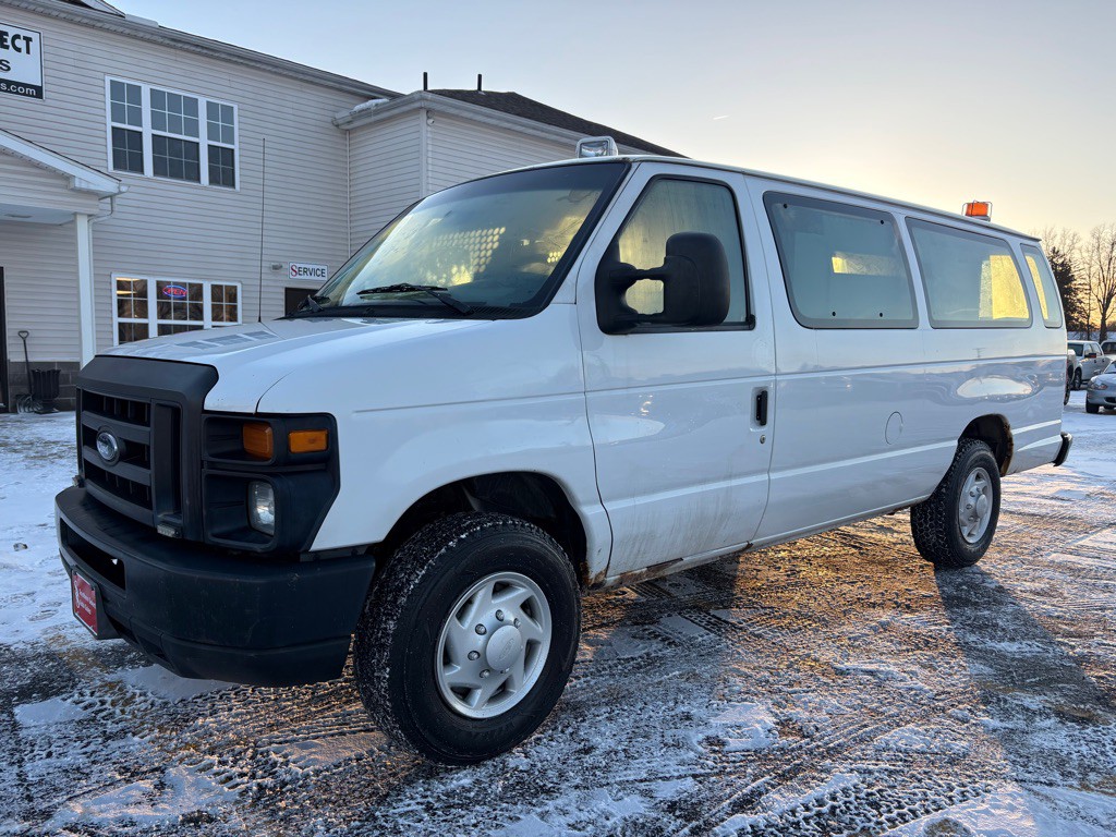 2008 Ford Econoline Image 2