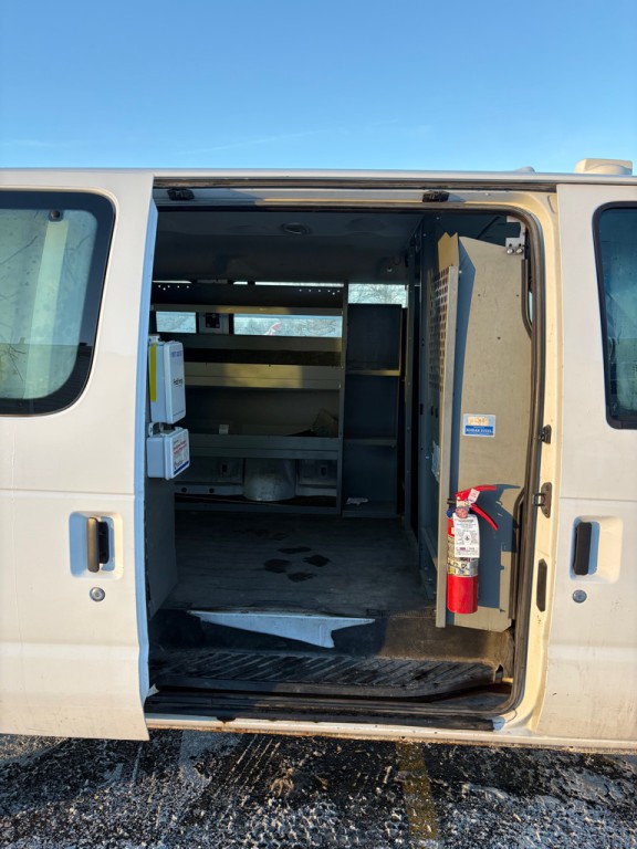 2008 Ford Econoline Image 11