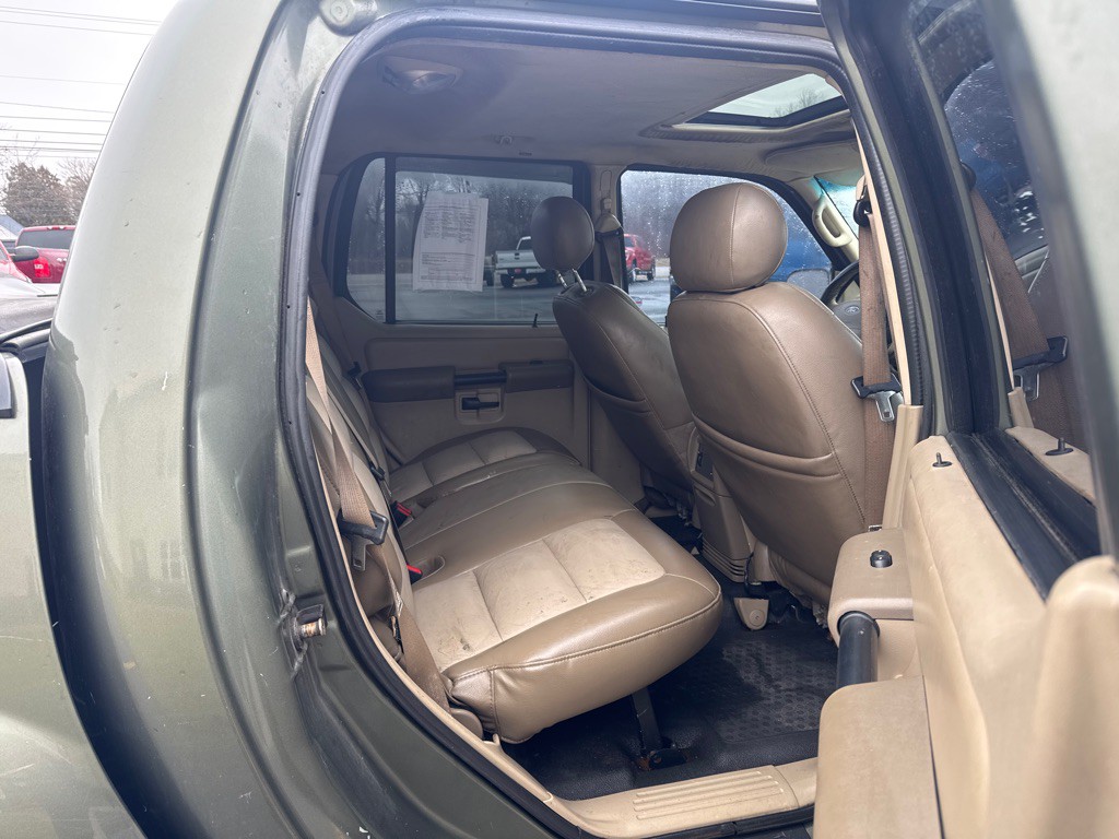 2004 Ford Explorer Image 12