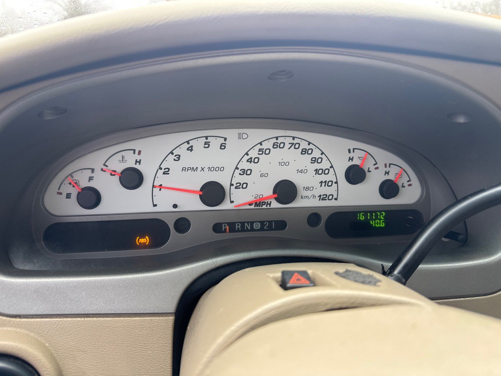 2004 Ford Explorer Image 15