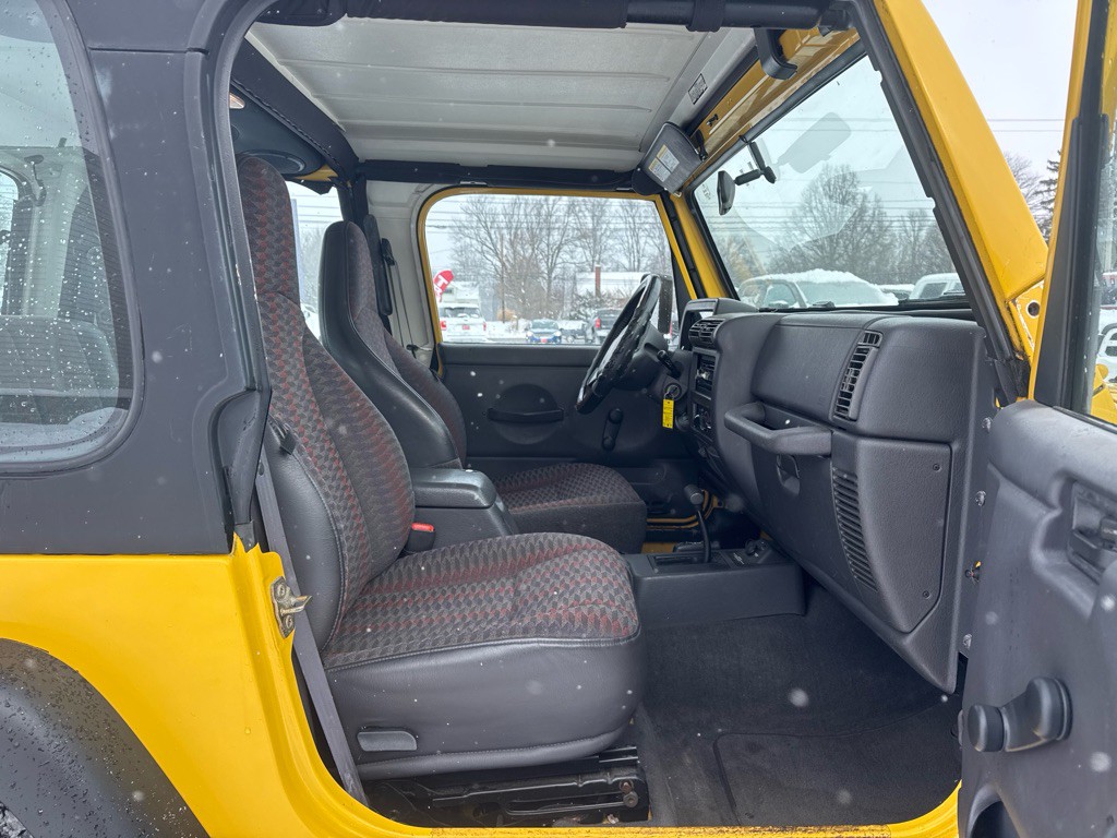 2000 Jeep Wrangler Image 12