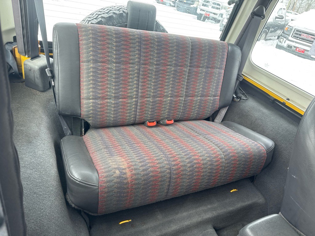 2000 Jeep Wrangler Image 13