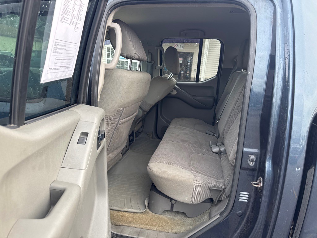 2014 Nissan Frontier Image 11