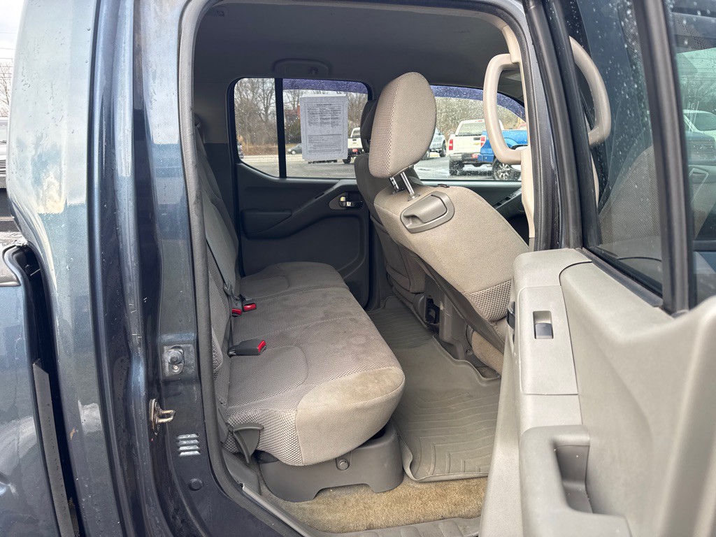 2014 Nissan Frontier Image 13