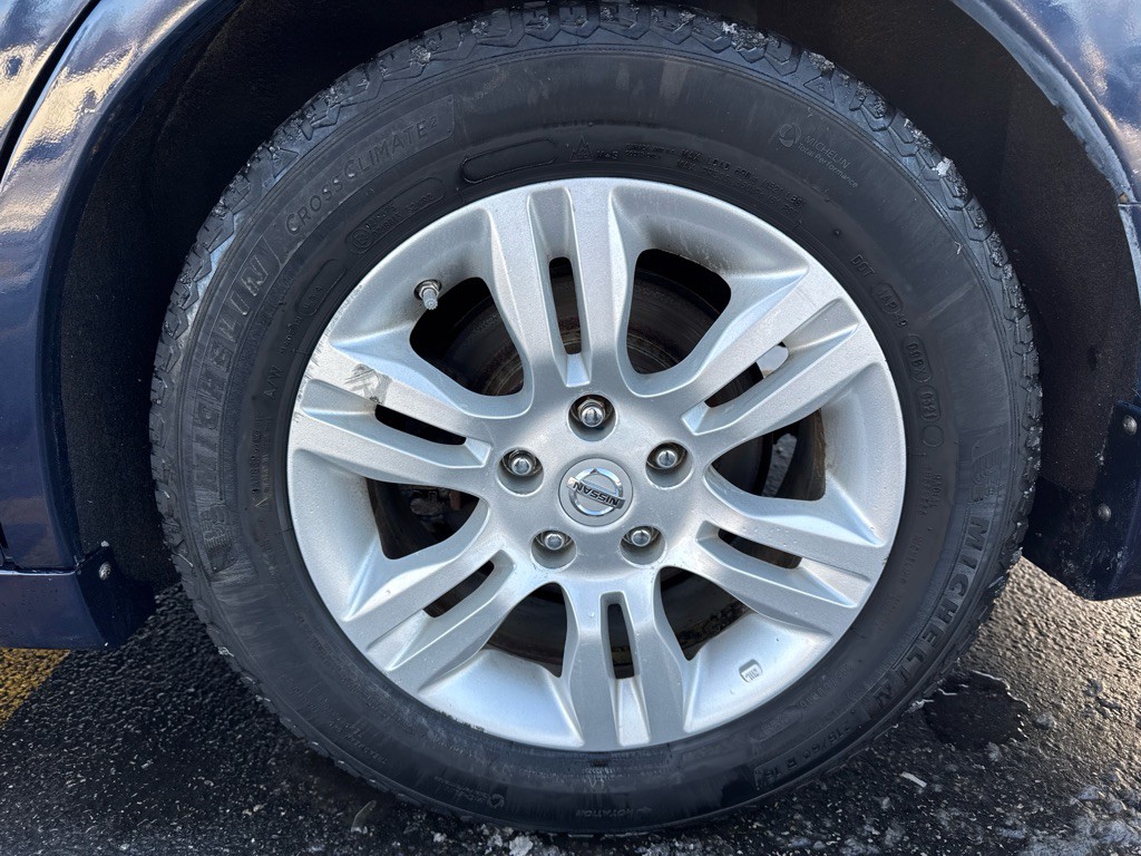 2012 Nissan Altima Image 9