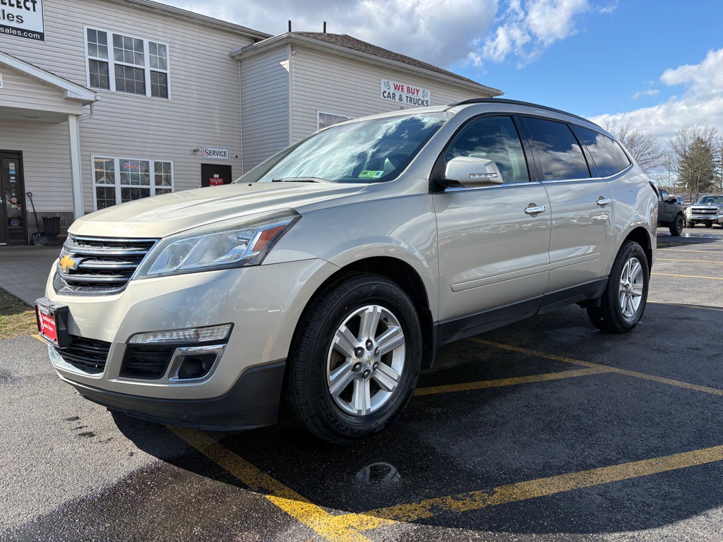 2014 Chevrolet Traverse Image 2