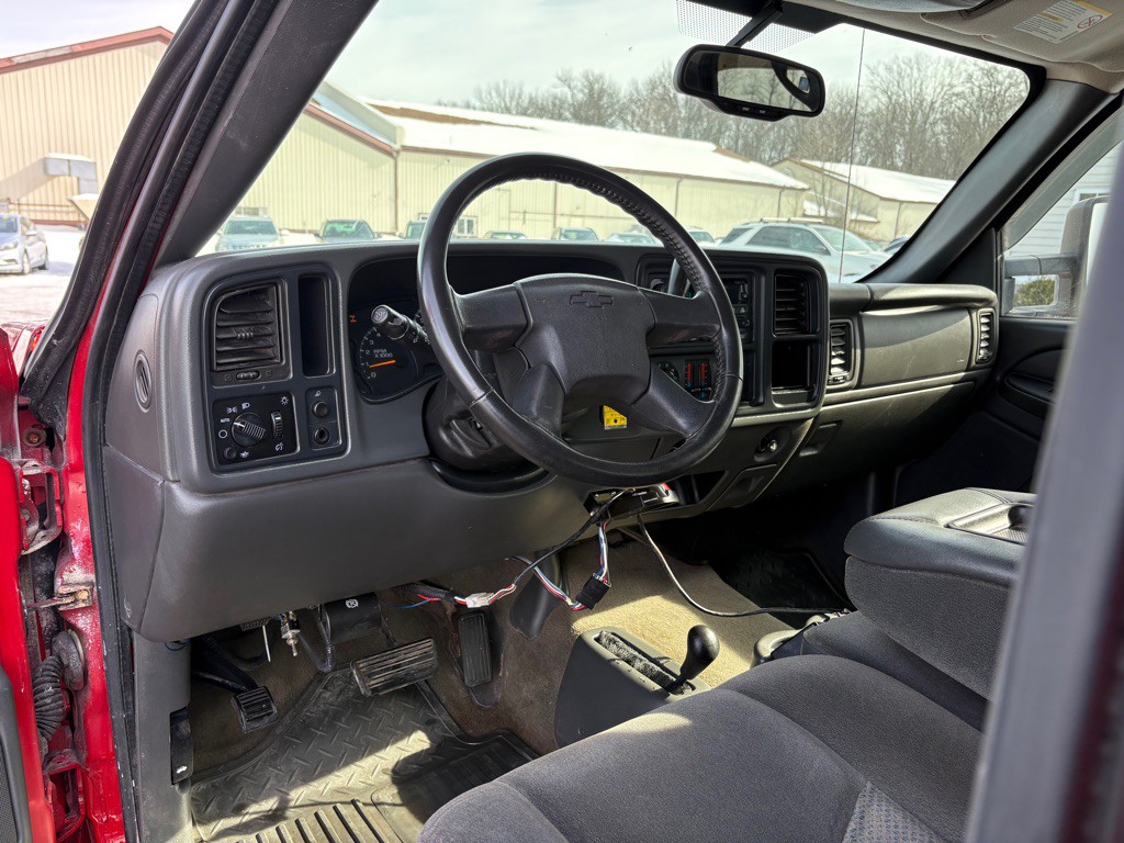 2005 Chevrolet Silverado 1500 Image 13