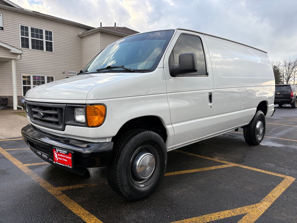 2004 Ford Econoline Image 2