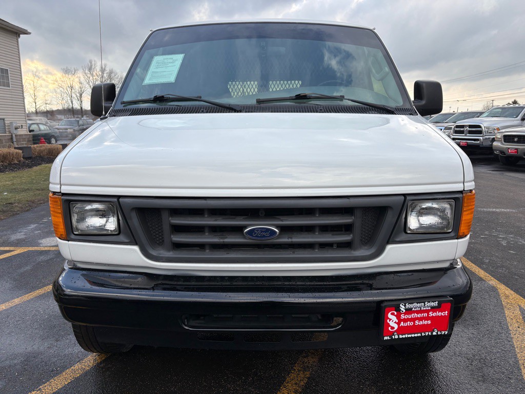 2004 Ford Econoline Image 3
