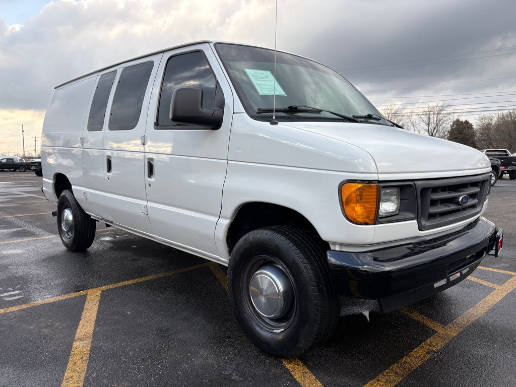 2004 Ford Econoline Image 4